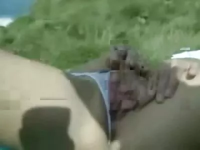 ಮನುಷ್ಯ ಮಲತಾಯಿ ಮತ್ತು ಮಲತಾಯಿಯ ಪುಸಿಗಳನ್ನು ಮೂರರಲ್ಲಿ ನೋಡಿಕೊಳ್ಳುತ್ತಾನೆ