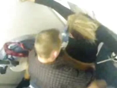 ಅತ್ಯಂತ ಬಿಸಿಯಾದ ಶಿಶುಗಳು ಗುಂಪು ಲೈಂಗಿಕ ಕ್ರಿಯೆಯಲ್ಲಿ ಒಬ್ಬ ವ್ಯಕ್ತಿಯನ್ನು ಹಂಚಿಕೊಳ್ಳುತ್ತಾರೆ